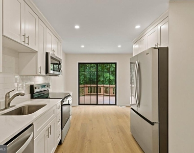 7937 Valleyfield Drive - Photo Thumbnail 12