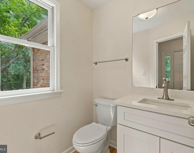 7937 Valleyfield Drive - Photo Thumbnail 6