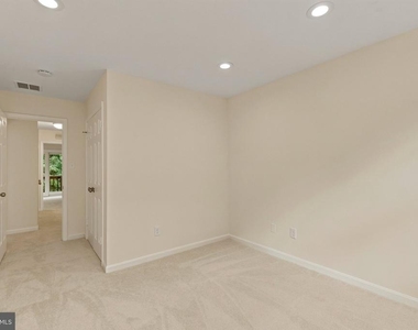 7937 Valleyfield Drive - Photo Thumbnail 14
