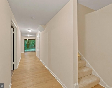 7937 Valleyfield Drive - Photo Thumbnail 26