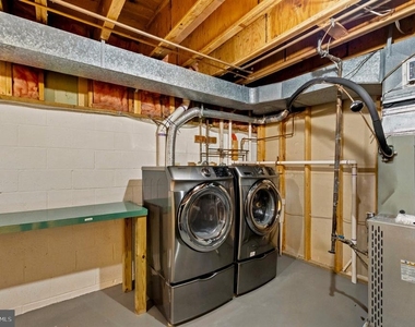 7937 Valleyfield Drive - Photo Thumbnail 31