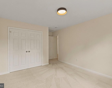 7937 Valleyfield Drive - Photo Thumbnail 16