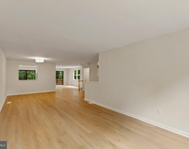 7937 Valleyfield Drive - Photo Thumbnail 3
