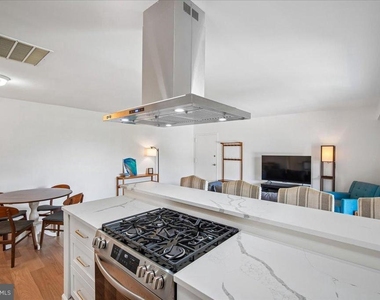 7990 Audubon Avenue - Photo Thumbnail 9