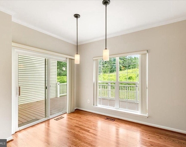 5304 Waldo Drive - Photo Thumbnail 12