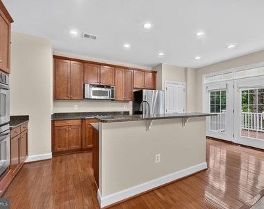 12285 Engelmann Oak Lane - Photo Thumbnail 11