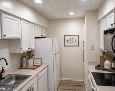 1523 Lincoln - Photo Thumbnail 4