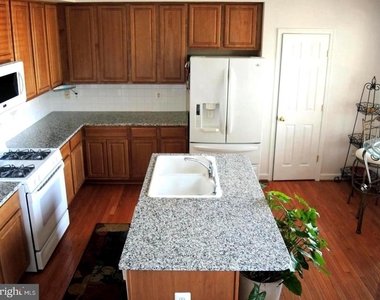 6409 Nice Place - Photo Thumbnail 4