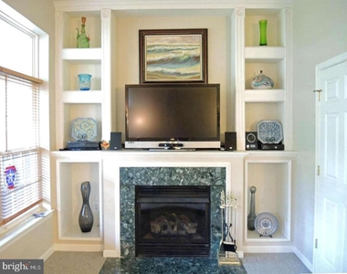 6409 Nice Place - Photo Thumbnail 8