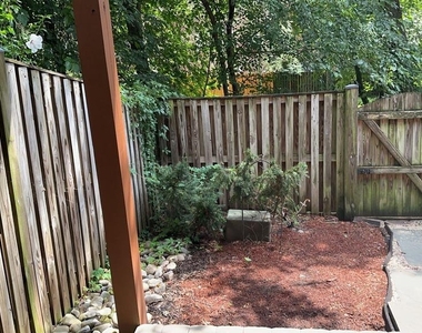 6409 Nice Place - Photo Thumbnail 25