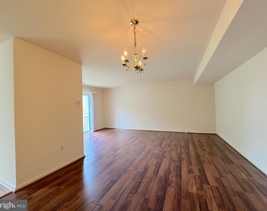 6802 Perry Penney Drive - Photo Thumbnail 8