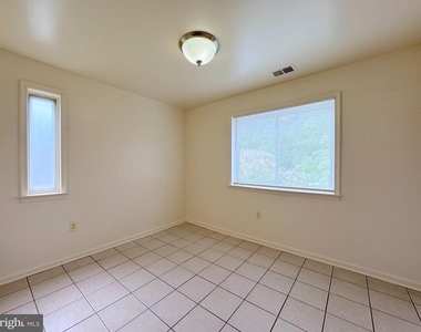 6802 Perry Penney Drive - Photo Thumbnail 3