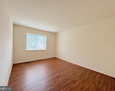 6802 Perry Penney Drive - Photo Thumbnail 18