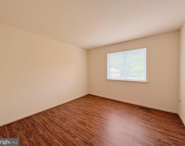 6802 Perry Penney Drive - Photo Thumbnail 12