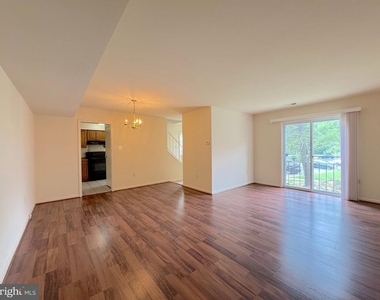 6802 Perry Penney Drive - Photo Thumbnail 10