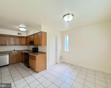 6802 Perry Penney Drive - Photo Thumbnail 2