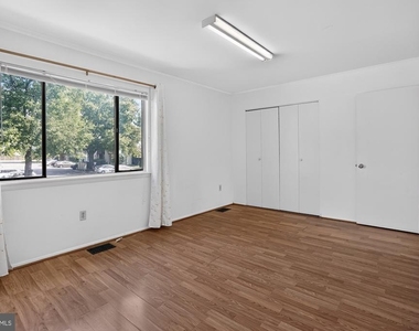 1151 Dublin Place - Photo Thumbnail 11