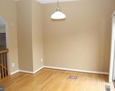 2555 Chase Wellesley Drive - Photo Thumbnail 7