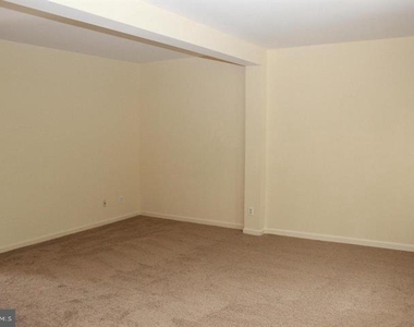2555 Chase Wellesley Drive - Photo Thumbnail 12