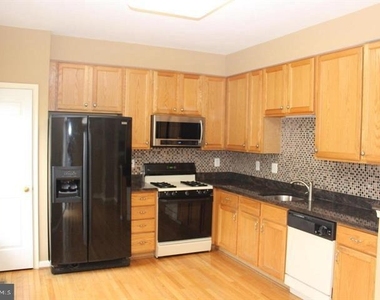 2555 Chase Wellesley Drive - Photo Thumbnail 5