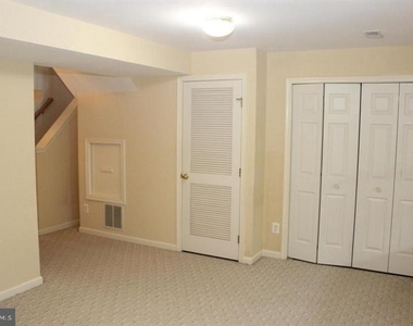 2555 Chase Wellesley Drive - Photo Thumbnail 3