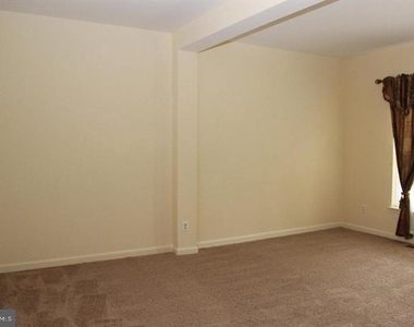2555 Chase Wellesley Drive - Photo Thumbnail 10