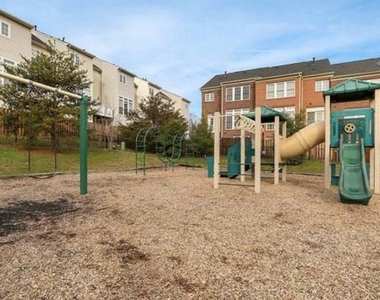 8441 Kirby Lionsdale Drive - Photo Thumbnail 23
