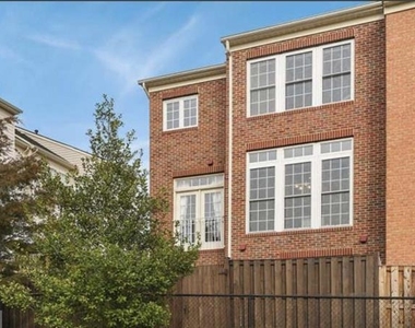 8441 Kirby Lionsdale Drive - Photo Thumbnail 24