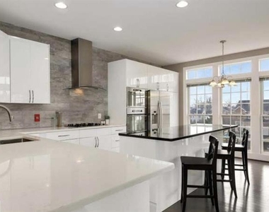 8441 Kirby Lionsdale Drive - Photo Thumbnail 11
