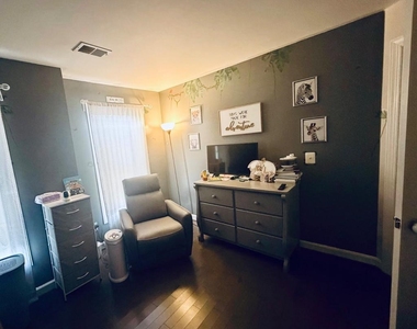 8441 Kirby Lionsdale Drive - Photo Thumbnail 25