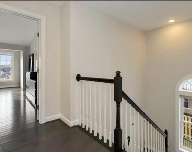 8441 Kirby Lionsdale Drive - Photo Thumbnail 15
