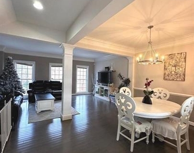 8441 Kirby Lionsdale Drive - Photo Thumbnail 7