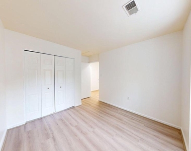 4477 Holly Avenue - Photo Thumbnail 13