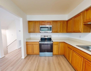 4477 Holly Avenue - Photo Thumbnail 7