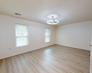 4477 Holly Avenue - Photo Thumbnail 9