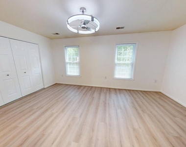 4477 Holly Avenue - Photo Thumbnail 8