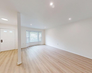 4477 Holly Avenue - Photo Thumbnail 2