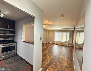 6001 Arlington Boulevard - Photo Thumbnail 4