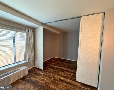 6001 Arlington Boulevard - Photo Thumbnail 8