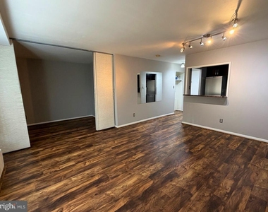 6001 Arlington Boulevard - Photo Thumbnail 5