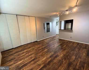 6001 Arlington Boulevard - Photo Thumbnail 15