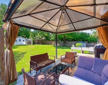 8110 Springfield Village Drive - Photo Thumbnail 27