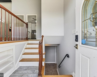 8110 Springfield Village Drive - Photo Thumbnail 4