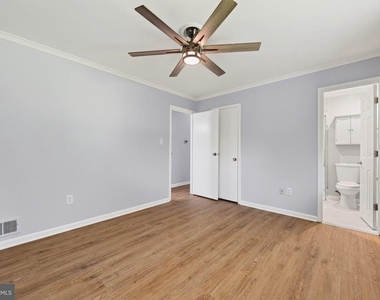 8110 Springfield Village Drive - Photo Thumbnail 15