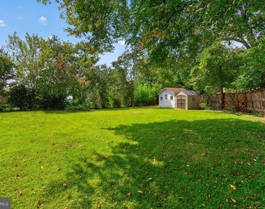 8110 Springfield Village Drive - Photo Thumbnail 28
