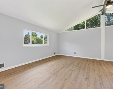 8110 Springfield Village Drive - Photo Thumbnail 6