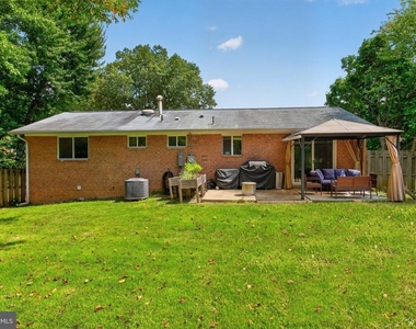 8110 Springfield Village Drive - Photo Thumbnail 30