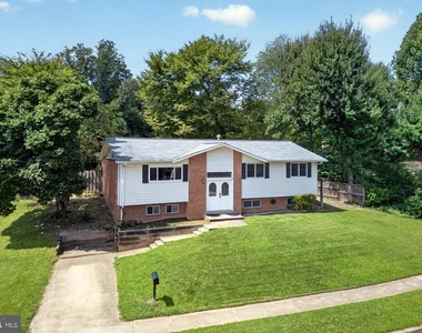 8110 Springfield Village Drive - Photo Thumbnail 2