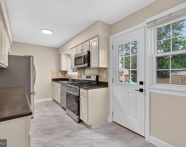 6015 Backlick Road - Photo Thumbnail 2