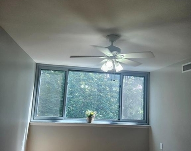 4415 Briarwood Court N - Photo Thumbnail 10